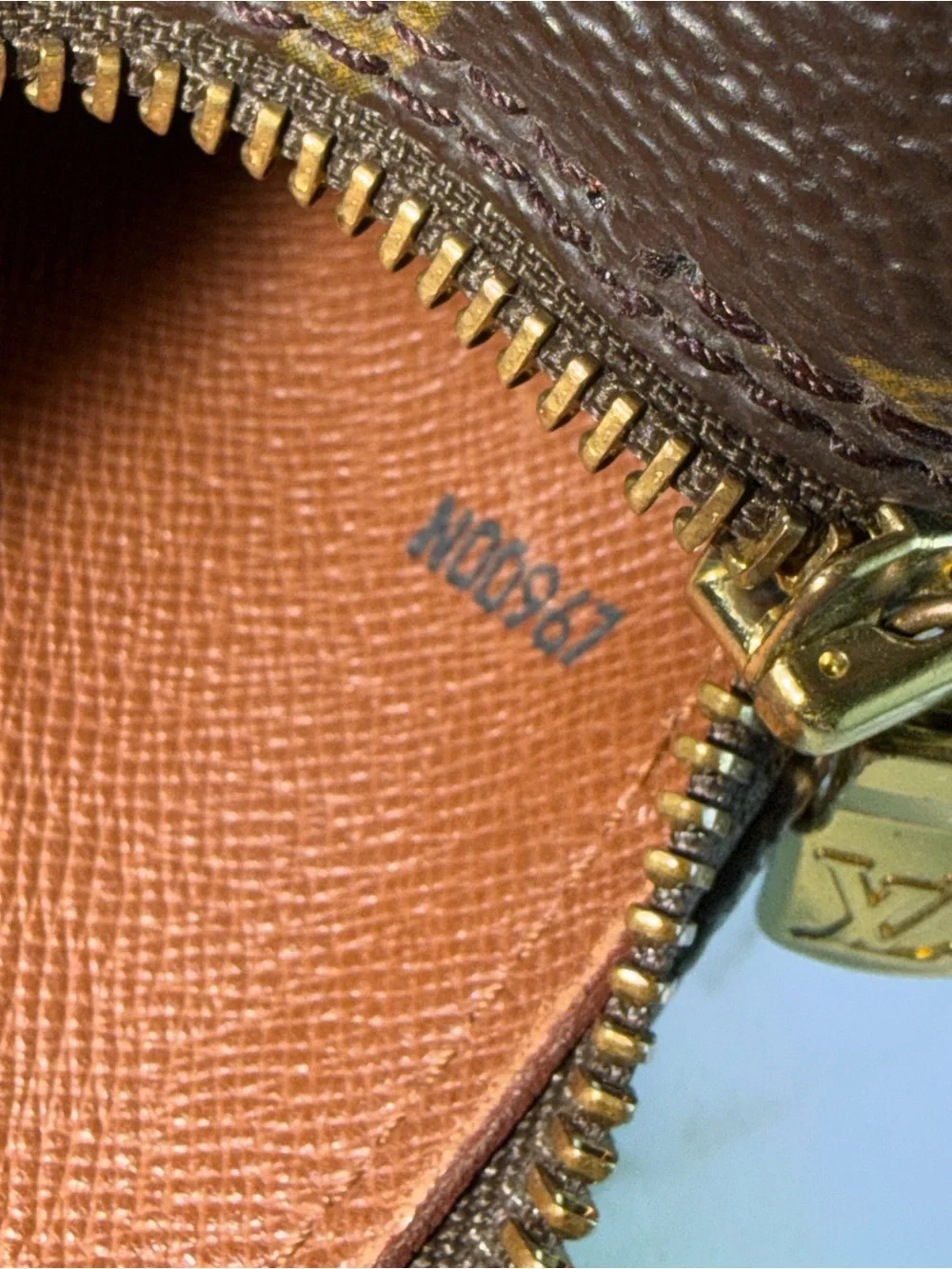 Louis Vuitton Papillon 26 Monogram Barrel Bag in Brown - AUTHENTIC- Vintage 1997